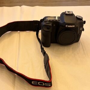Canon EOS 50D Black Camera with Strap